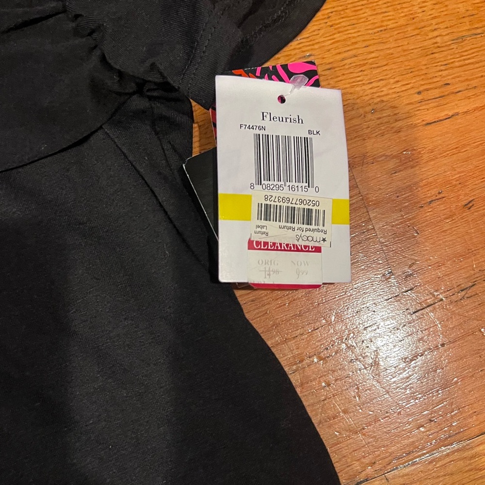 Top with Ruched Detail - Picture 2 of 3